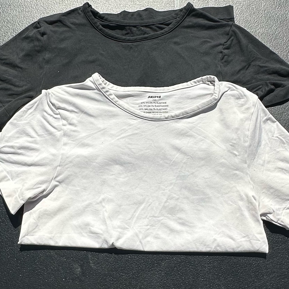 Skims Black and White Short Sleeve Tees
